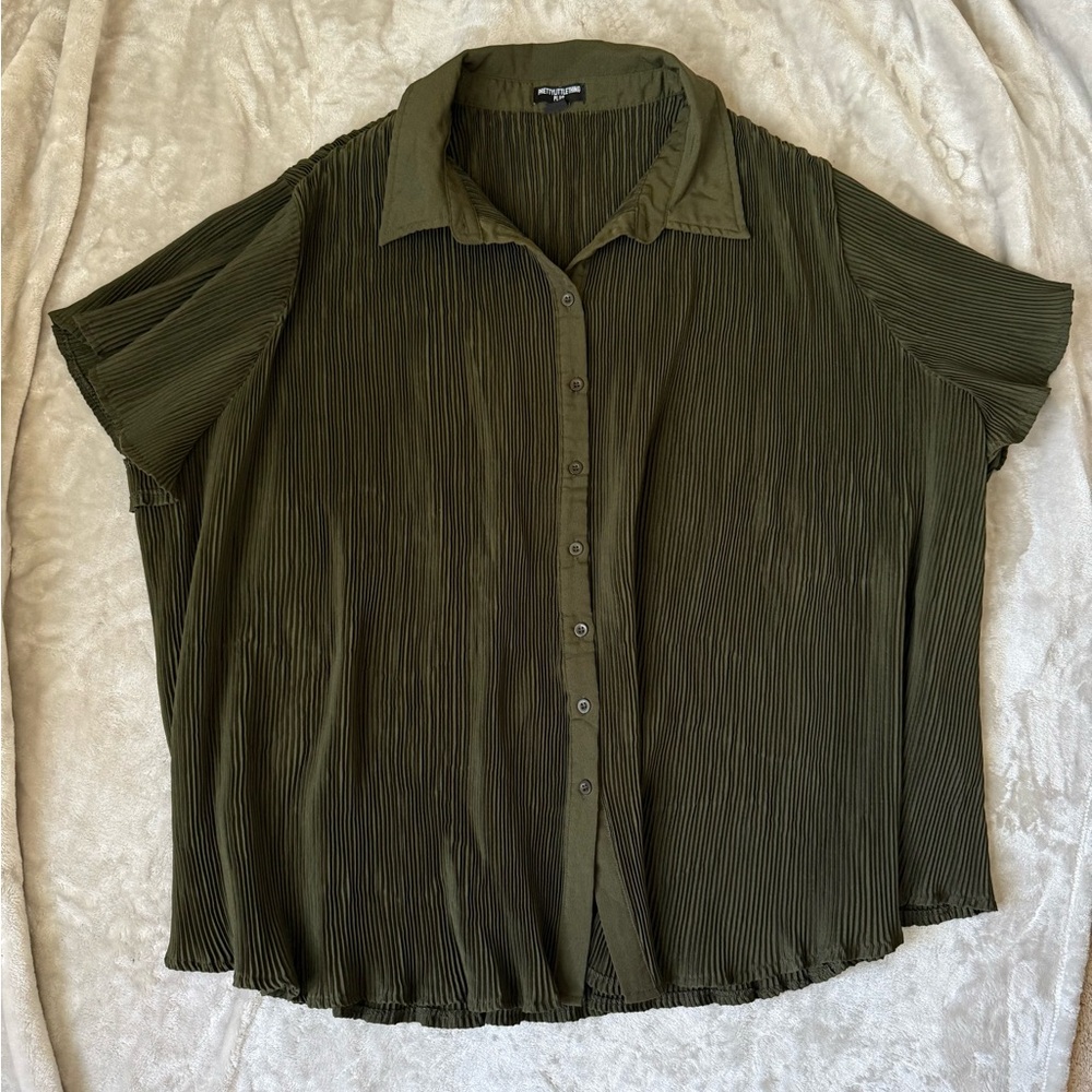 Olive Chiffon Plisse Short Sleeve Shirt - Picture 5 of 5
